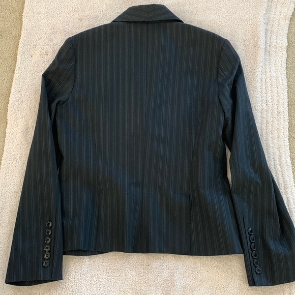 Periphery style Blazer with fake matching vest for dressy look. - Picture 9 of 14